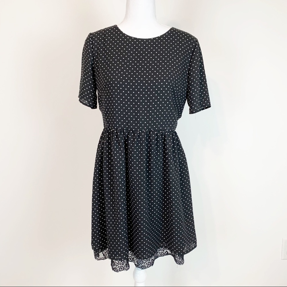 Forever 21 polka dot skater dress‎ lace hem